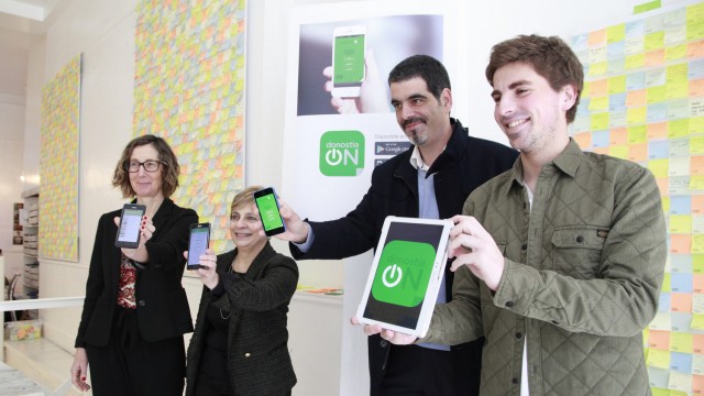 Pilar Arana, Miren Azkarate, Eneko Goia y Jon Insa