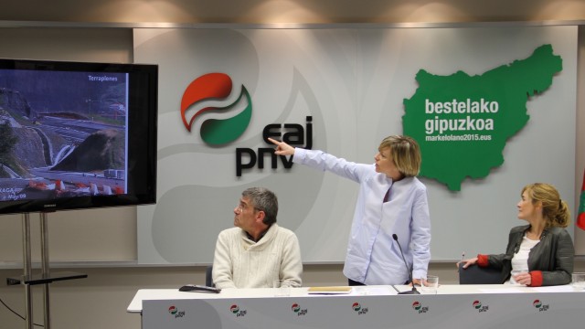 Karlos Ormazabal, Eider Mendoza y Maria Eugenia Ar
