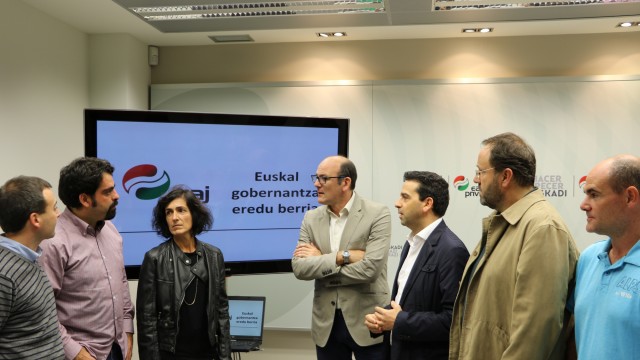 Agirretxea con alcaldes